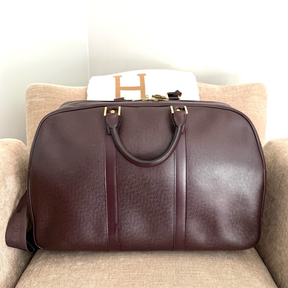 Authentic LOUIS VUITTON Taiga Kendall PM burgundy leather unisex travel bag - Picture 8 of 16